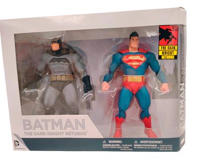 BATMAN Y SUPERMAN DC COMICS THE DARK KNIGHT RETURNS DC COLLECTIBLES Ed 2016