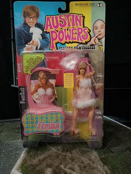 FEMBOT (CINDY MARGOLIS) AUSTIN POWERS: THE SPY WHO SHAGGED ME �SERIES 2 MCFARLANE TOYS Ed 1999