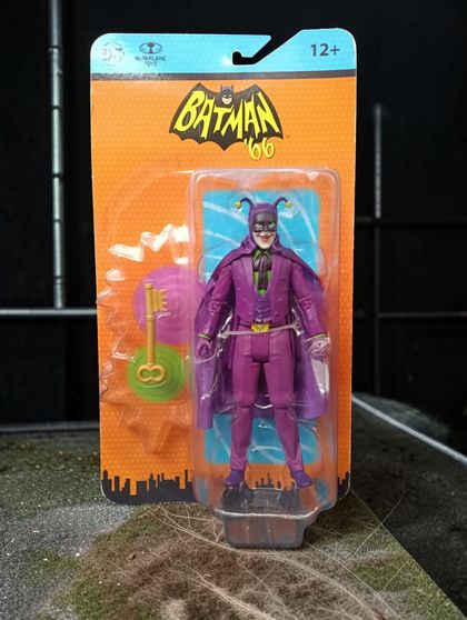 THE JOKER DC COMICS DC RETRO�(WAVE 8) MCFARLANE TOYS Ed 2023